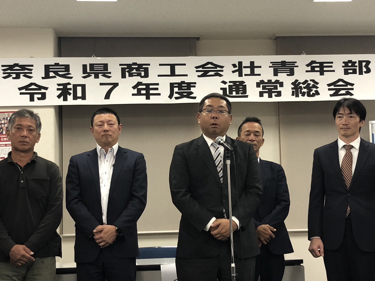 代表取締役君岡 鉄兵